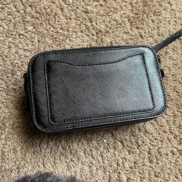 Marc Jacob’s Snapshot Crossbody in all black detailing. - Picture 6 of 6